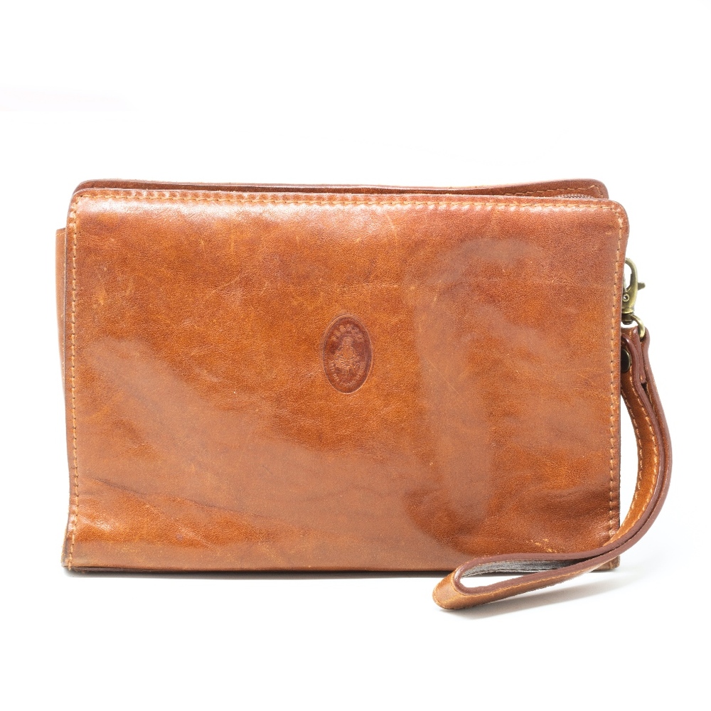 Peruzzi leather clutch